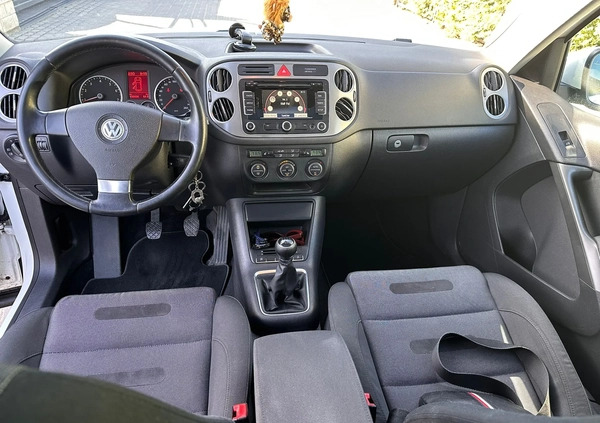 Volkswagen Tiguan cena 32900 przebieg: 135838, rok produkcji 2008 z Czersk małe 191